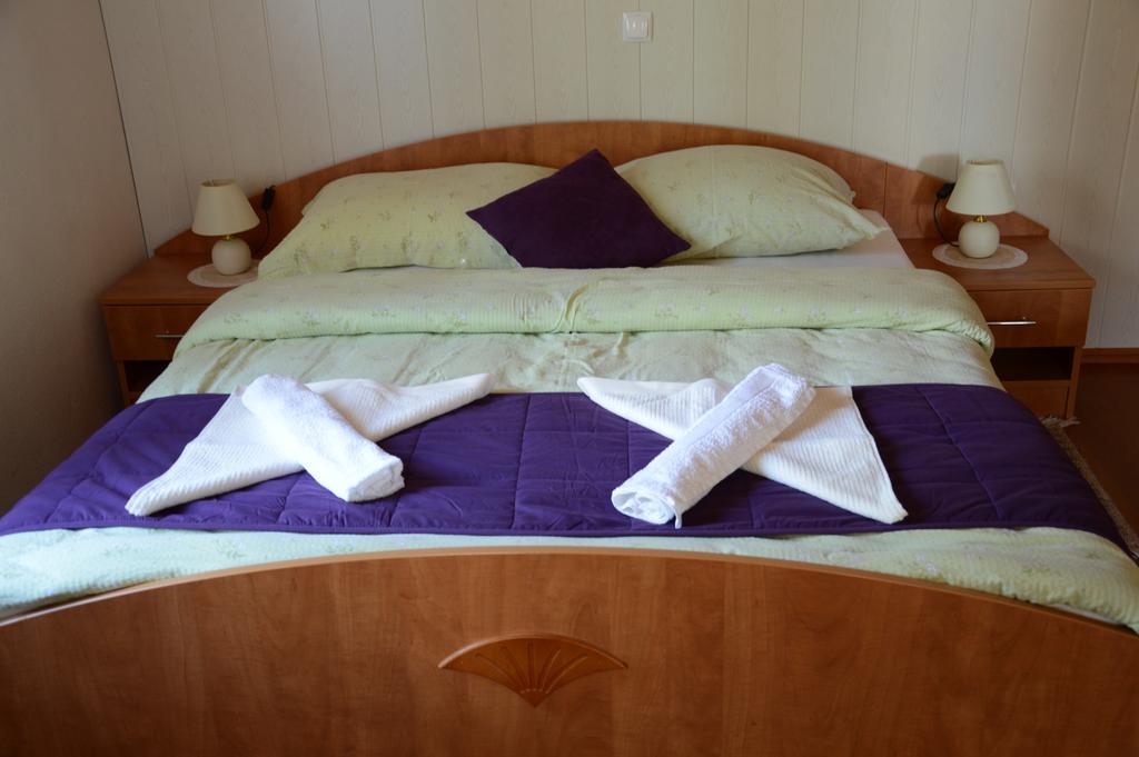 Apartmens And Rooms Sostar Cerkno Quarto foto